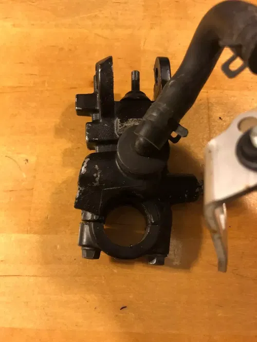 OEM Suzuki 2004-2007 GSXR 600 750 1000 Front Brake Master Cylinder Perch Mount