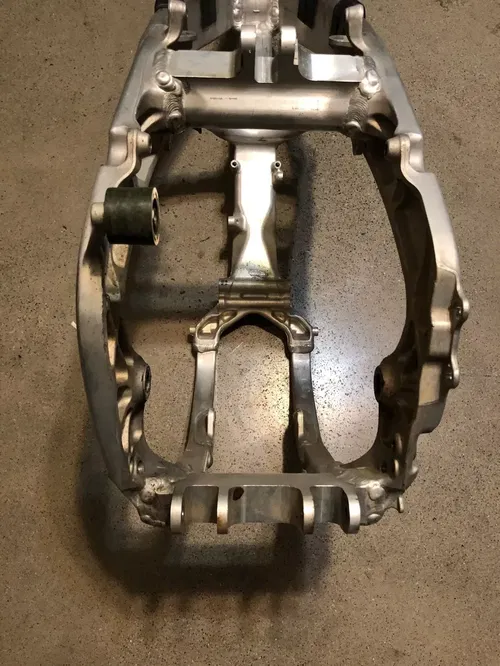 HONDA CRF450R CRF 450R MAIN FRAME CHASSIS 17 2017 OEM STOCK