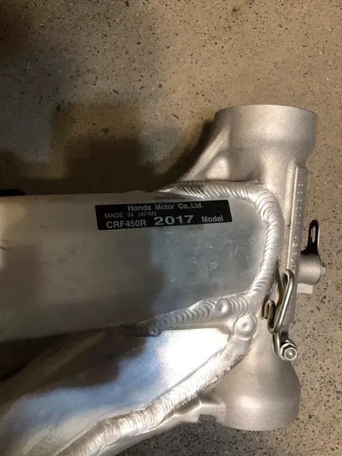 HONDA CRF450R CRF 450R MAIN FRAME CHASSIS 17 2017 OEM STOCK