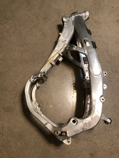 HONDA CRF450R CRF 450R MAIN FRAME CHASSIS 17 2017 OEM STOCK