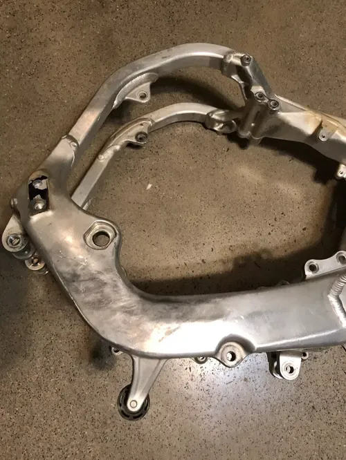 HONDA CRF450R CRF 450R MAIN FRAME CHASSIS 17 2017 OEM STOCK