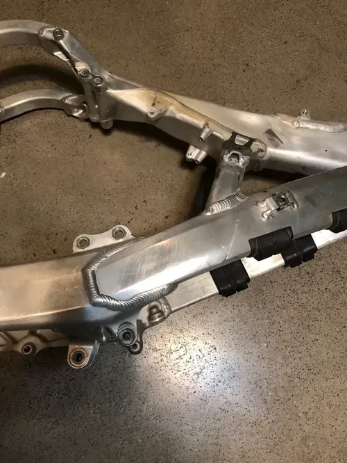 HONDA CRF450R CRF 450R MAIN FRAME CHASSIS 17 2017 OEM STOCK
