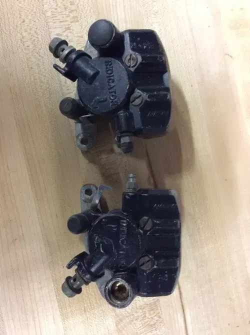 Honda TRX300EX FRONT BRAKE CALIPERS CALIPER  LEFT RIGHT