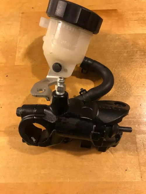 OEM Suzuki 2008-2022 GSXR 600 750 1000 Front Brake Master Cylinder Perch Mount