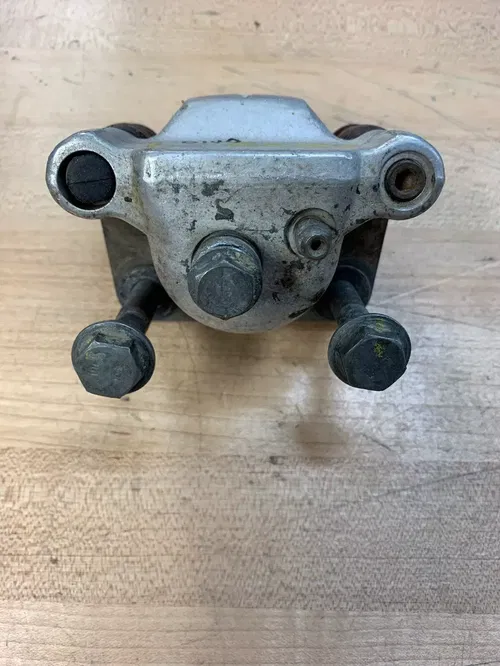 POLARIS RZR900 RZR 900 XP 900XP RZR900XP LEFT REAR BRAKE CALIPER MOUNT PADS OEM