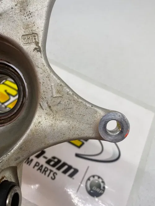 CAN AM LEFT L LH REAR DRIVER SIDE KNUCKLE 2022-2025 MAVERICK X3 OEM