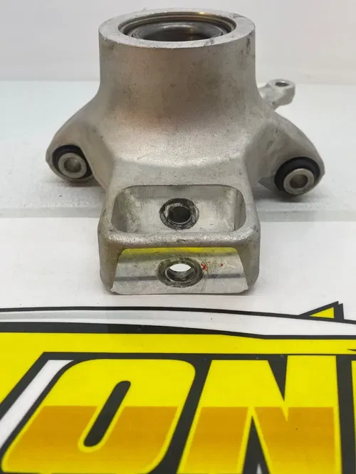 CAN AM LEFT L LH REAR DRIVER SIDE KNUCKLE 2022-2025 MAVERICK X3 OEM