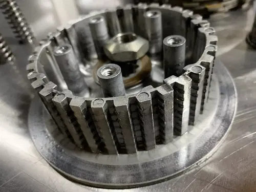 2009 09 KAWASAKI KX250F KX 250F CLUTCH BASKET HUB PRESURE PLATE SPRINGS PLATES