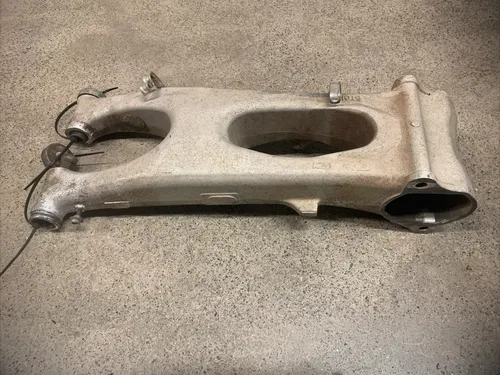 YAMAHA YFZ450 YFZ 450 SWINGARM SWING ARM 04-05 2004 2005