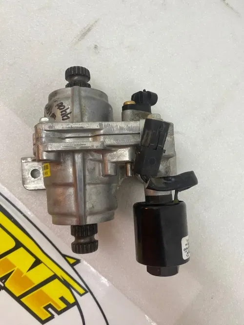Can-Am Maverick R 2024 2025 Clutch Assembly Front Drive SHAFT 705403619  D