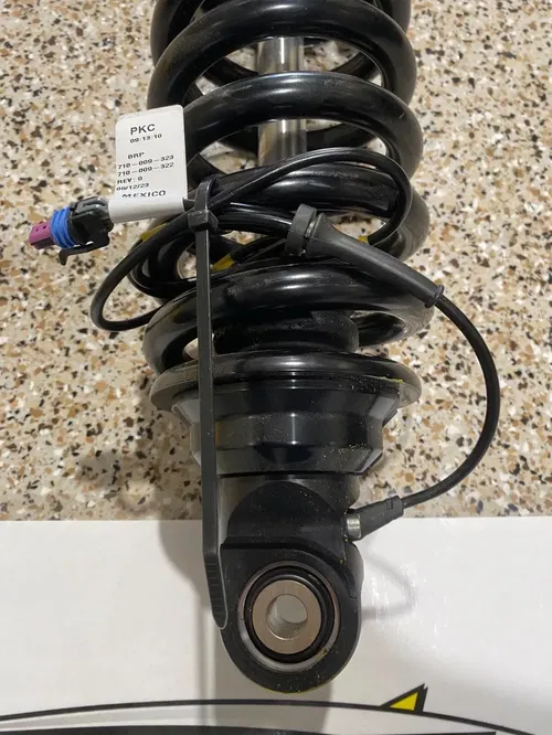 Can Am Maverick R MAX FOX SHOCK IBS LIVE VALVE FRONT SHOCK SET LEFT RIGHT 2025