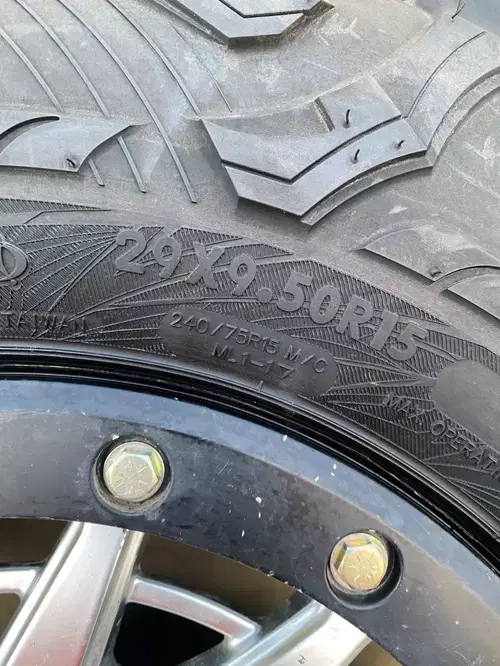 E - CAN AM X3 MAVERICK 1000 15" SQUAD A12 BEADLOCK WHEELS 4/137 29" MAXXIS TIRES