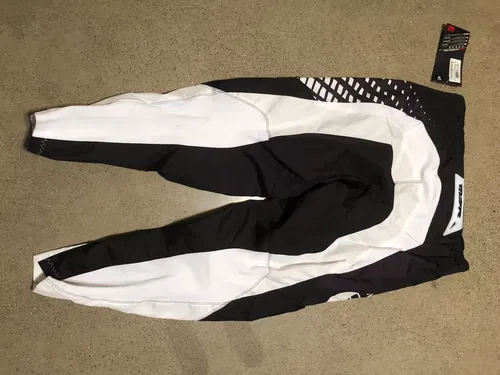 MSR M16 AXXIS PANTS RACING BLACK WHITE ADULT MENS SIZE 38