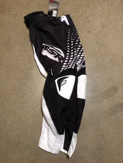 MSR M16 AXXIS PANTS RACING BLACK WHITE ADULT MENS SIZE 38