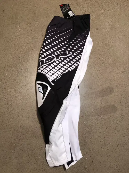 MSR M16 AXXIS PANTS RACING BLACK WHITE ADULT MENS SIZE 38