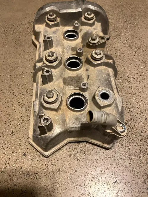 18 Can Am Maverick X3 Turbo XDS 900 Engine Motor Cylinder Head Valve Cover Panel