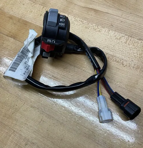 New Genuine YAMAHA RAPTOR 700 06-24 RUN LIGHT START Kill SWITCH Button On-Off