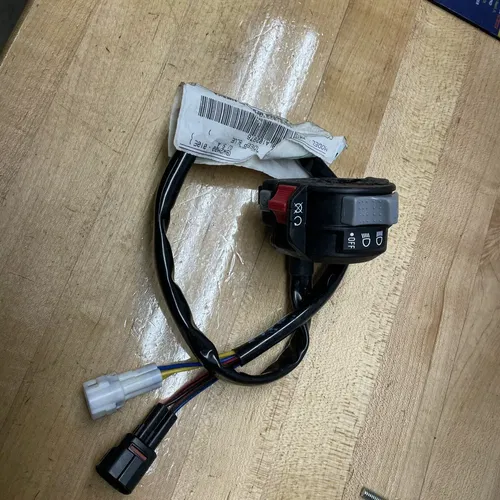New Genuine YAMAHA RAPTOR 700 06-24 RUN LIGHT START Kill SWITCH Button On-Off