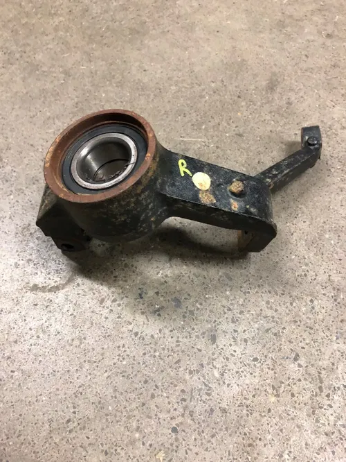 07 2007 OEM CAN-AM OUTLANDER 650 4X4 FRONT RIGHT SPINDLE KNUCKLE RH R