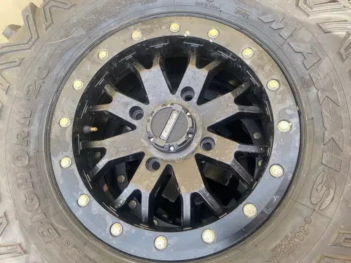 C - CAN AM X3 MAVERICK 1000 15" SYSTEM 3 BEADLOCK WHEELS 4/137 30" MAXXIS TIRES