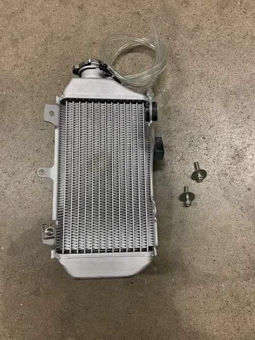HONDA CRF450R CRF 450R RIGHT SIDE R RH RADIATOR 2019 2020 NEW OEM FILL 19100-MKE