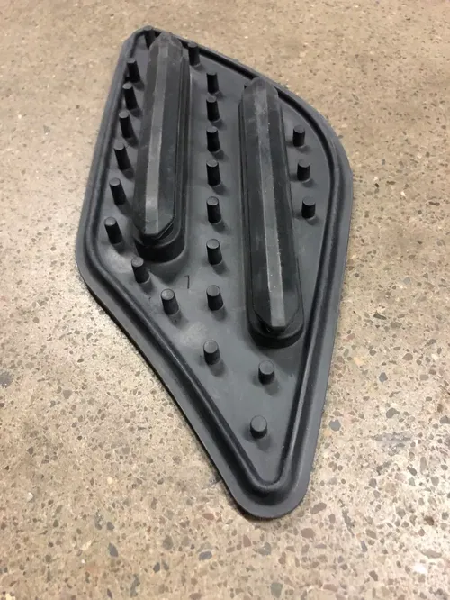 OEM POLARIS LEFT FLOORBOARD PAD INSERT RUBBER VICTORY CROSS ROADS COUNTRY VISION