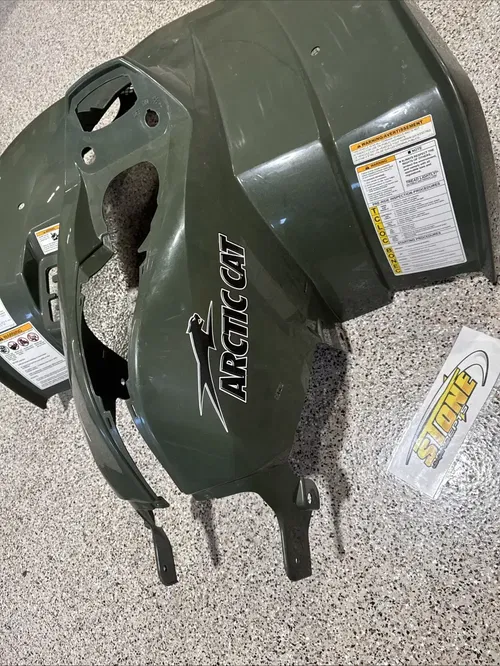 NOS ARCTIC CAT 366 2009 FRONT FENDER Plastics Hunter GREEN Hamburg Pa.19526