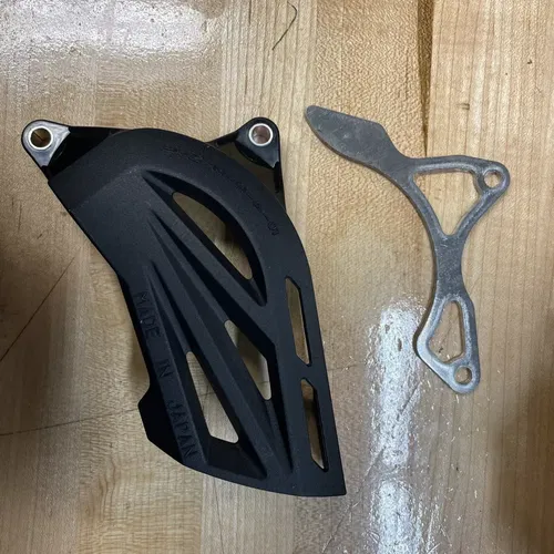 Front Case Saver Sprocket Guard & GUIDE Chain Yamaha YFZ450R YFZ 450 R 2009-2025