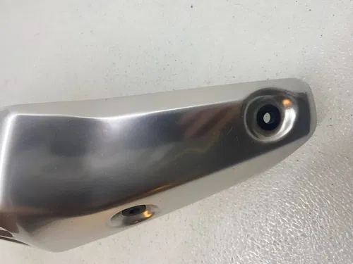 Suzuki GSXR1000 GSXR 1000 EXHAUST MUFFLER HEADER HEAT SHIELD METAL GUARD