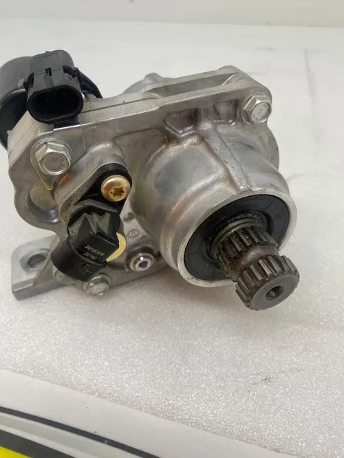 Can-Am Maverick R 2024 2025 Clutch Assembly Front Drive 705403619 SHAFT C