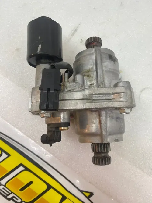 Can-Am Maverick R 2024 2025 Clutch Assembly Front Drive 705403619 SHAFT C