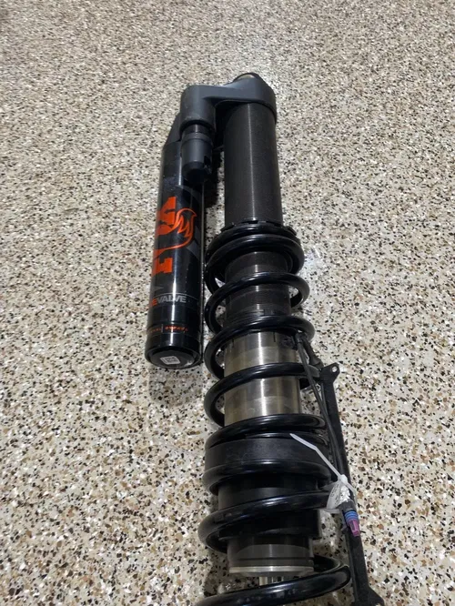 Can Am Maverick R SUSPENSION FOX SHOCK IBS LIVE VALVE REAR SET LEFT RIGHT