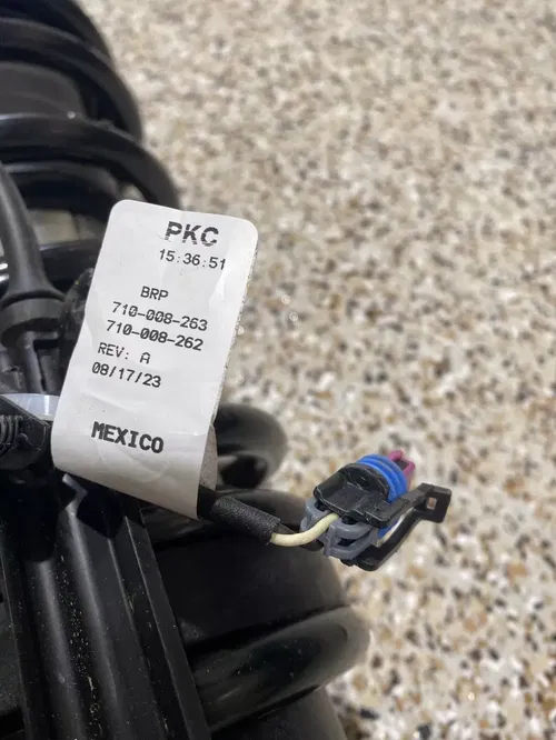 Can Am Maverick R SUSPENSION FOX SHOCK IBS LIVE VALVE REAR SET LEFT RIGHT