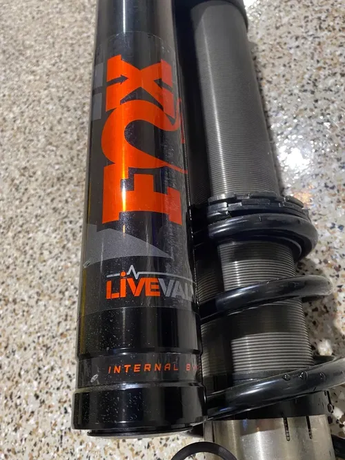 Can Am Maverick R SUSPENSION FOX SHOCK IBS LIVE VALVE REAR SET LEFT RIGHT