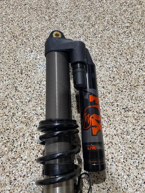 Can Am Maverick R SUSPENSION FOX SHOCK IBS LIVE VALVE REAR SET LEFT RIGHT