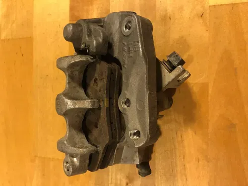 04-14 HONDA TRX450R TRX450ER FRONT BRAKE CALIPER RIGHT RH R OEM TRX 450R 450ER