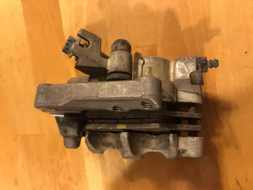 04-14 HONDA TRX450R TRX450ER FRONT BRAKE CALIPER RIGHT RH R OEM TRX 450R 450ER