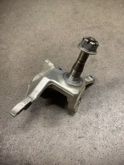 06-14 STOCK HONDA TRX450R FRONT RIGHT SPINDLE KNUCKLE TRX450ER TRX 450R 450ER