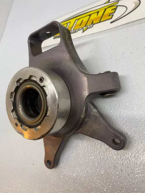 CAN AM MAVERICK X3 HESS RACING REAR KNUCKLE BEARING CARRIER SET L R  BILLET