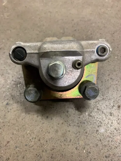 POLARIS SPORTSMAN ACE RANGER 570 LEFT REAR BRAKE CALIPER MOUNT PADS OEM