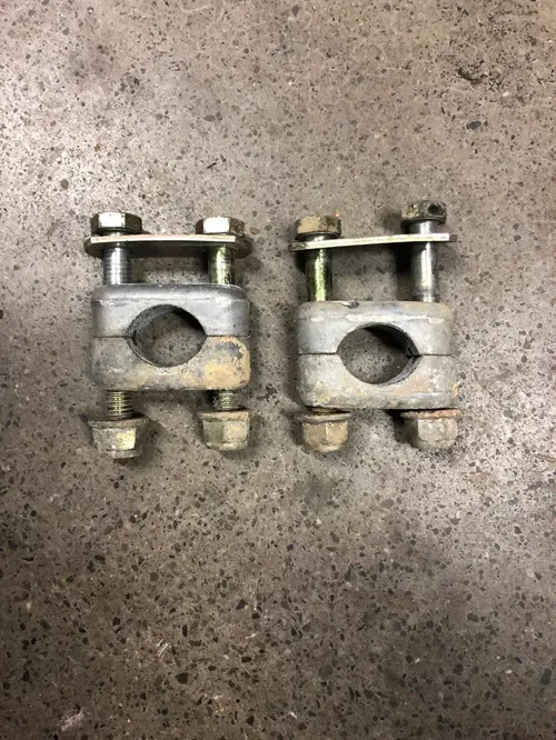 07 2007 OEM CAN-AM OUTLANDER 650 4X4 HANDLEBAR HANDLE BAR CLAMPS MOUNTS 7/8"