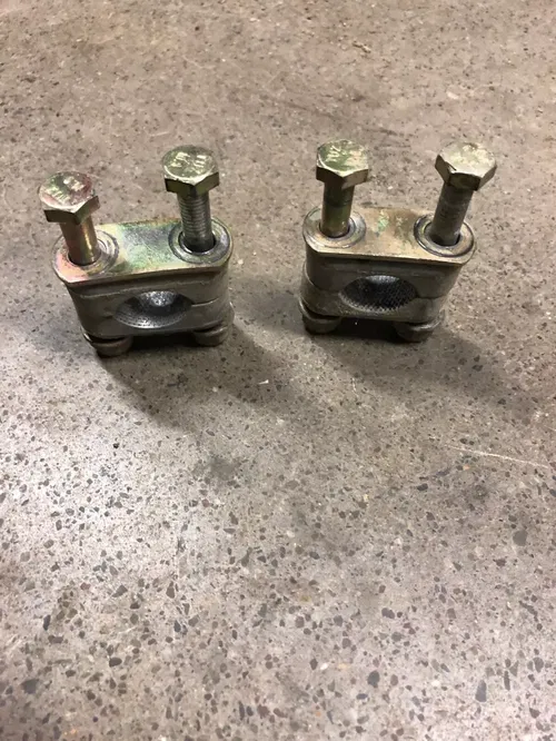 07 2007 OEM CAN-AM OUTLANDER 650 4X4 HANDLEBAR HANDLE BAR CLAMPS MOUNTS 7/8"