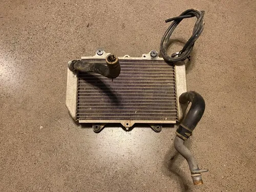 YAMAHA YFZ450 YFZ 450 CARB MODEL RADIATOR STOCK OEM 2004 2005 04 05 HOSES CAP