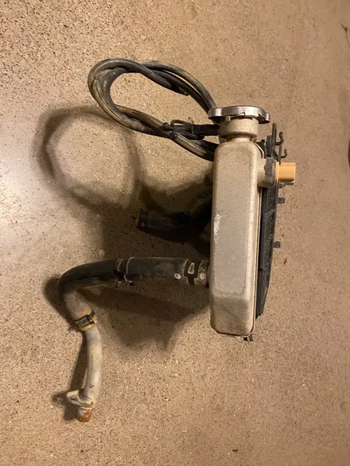 YAMAHA YFZ450 YFZ 450 CARB MODEL RADIATOR STOCK OEM 2004 2005 04 05 HOSES CAP