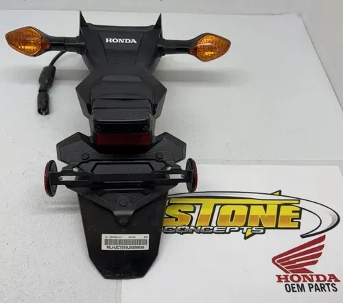 2018 HONDA GROM 125 OEM TAILLIGHT LICENSE BRACKET REAR FENDER MUD COVER 14-19