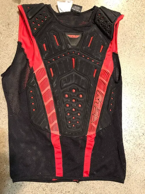 FLY RACING CHEST PROTECTOR ROOST GUARD UNDER-JERSEY FOAM PAD SMALL/MEDIUM SM/MED