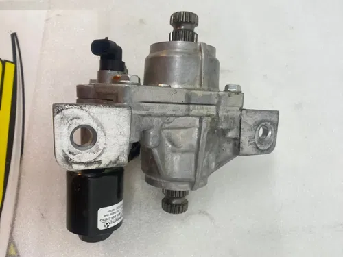 Can-Am Maverick R 2024 2025 Clutch Assembly Front Drive 705403619 SHAFT B