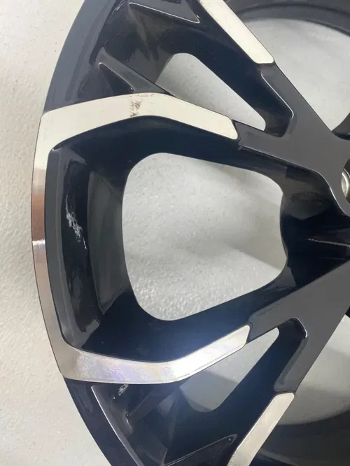 2020 2021 2022 2024 CAN-AM SPYDER RT FRONT WHEEL DEEP BLACK & CHROME 706204095 B