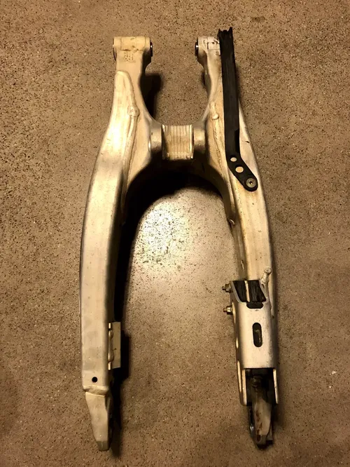 18 19 20 YAMAHA WR250F WR450F YZ250F YZ450F REAR SUSPENSION SWINGARM SWING ARM