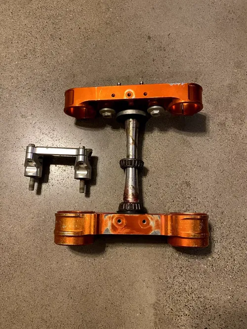 OEM 2016-2022 KTM TRIPLE TREE CLAMP BAR MOUNTS 125 150 250 300 350 450 SX-F XC-F